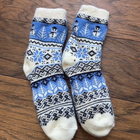 Ladies fuzzy warm sock bundle - Picture 7 of 10